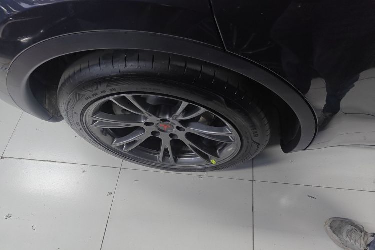 特斯拉 Model Y 2024款 后轮驱动版车身外观6008