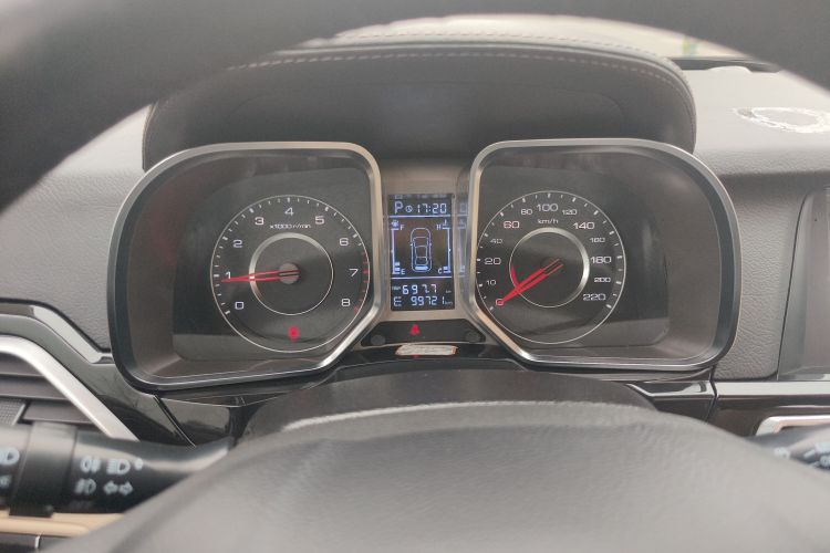 众泰 大迈X5 2017款 升级版 1.5T CVT地主型中控内饰14