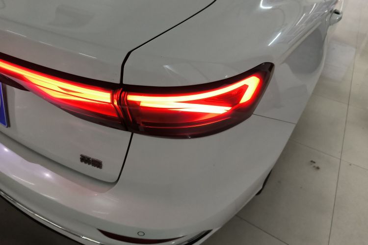 吉利汽车 帝豪 2022款 第4代 1.5L CVT旗舰型车身外观9