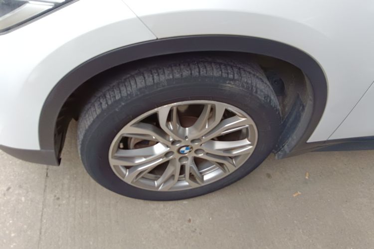 宝马X1 2018款 sDrive20Li 领先型车身外观6007