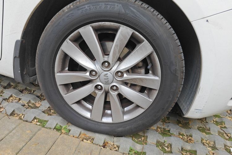 起亚K3 2015款 1.6L 自动GL车身外观10