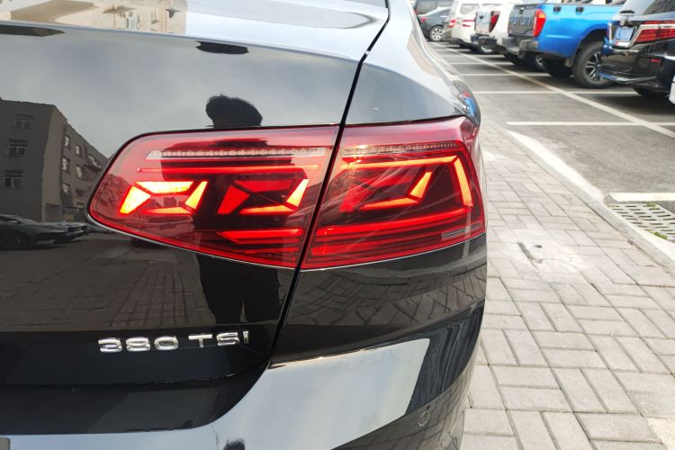 大众 迈腾 2023款 200万辆纪念版 380TSI DSG旗舰型车身外观6006