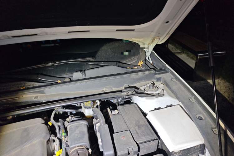 长安UNI-V 2023款 1.5T 运动版局部细节9007