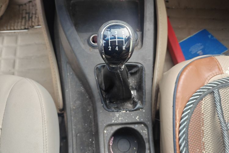 五菱汽车 五菱宏光 2016款 1.5L S舒适型中控内饰18