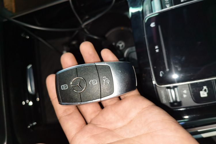 奔驰EQB 2022款 EQB 260中控内饰7001