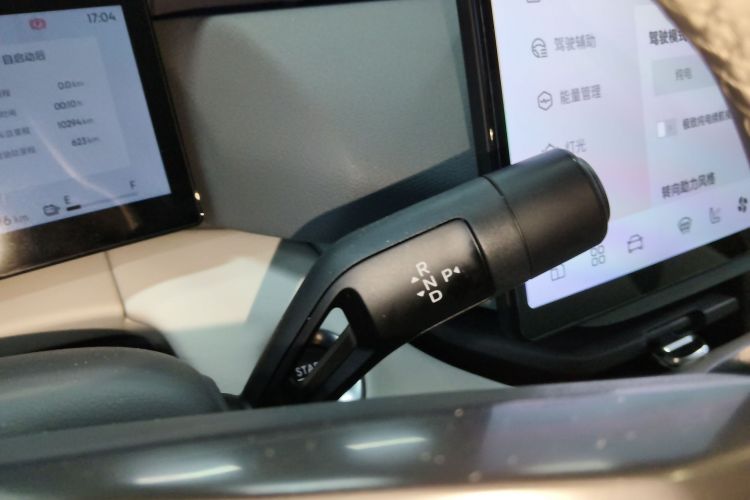 领克06 EM-P 2023款 EM-P 126长续航Halo局部细节18