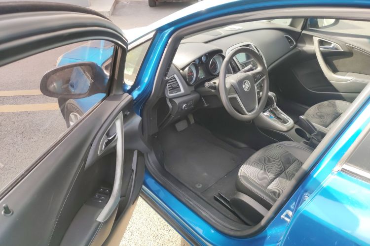 别克 英朗 2014款 XT 1.6L 自动时尚版中控内饰20