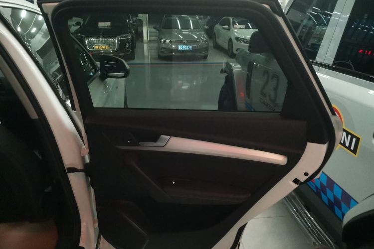 奥迪Q5L 2020款 改款 40 TFSI 荣享时尚型中控内饰45