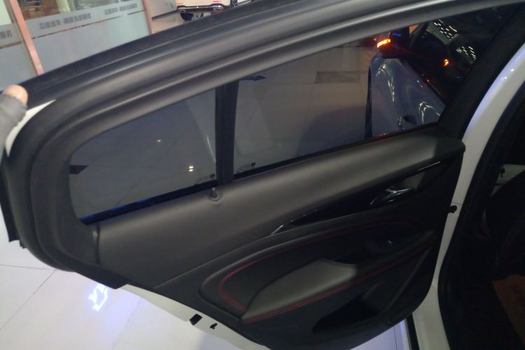 别克 君威 2019款 GS 28T 精英型 国VI中控内饰7008