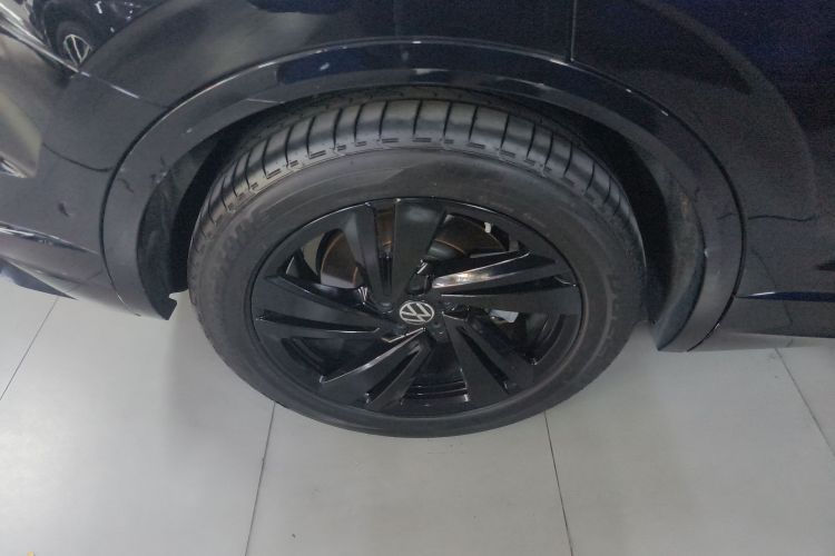 大众 途锐  3.0TSI 锐享版 曜黑运动套装车身外观6008