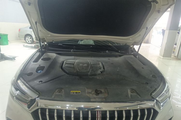 红旗HS5 2019款 2.0T 智联旗享版机舱底盘24