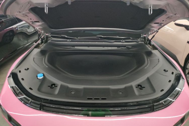 小鹏P7 2023款 P7i 702 Pro机舱底盘24