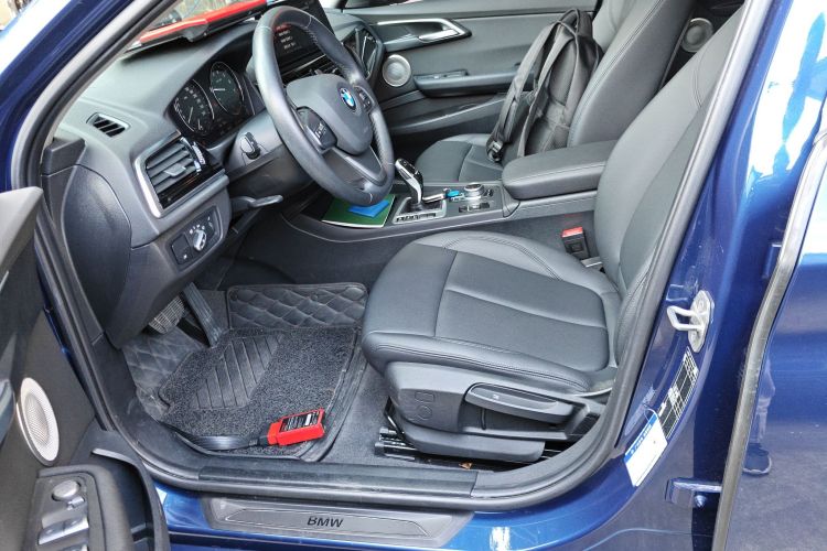 宝马1系 2021款 改款 120i M运动版局部细节19