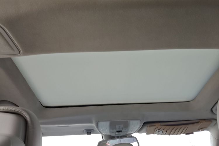 奔驰E级 2014款 E 300 L中控内饰22