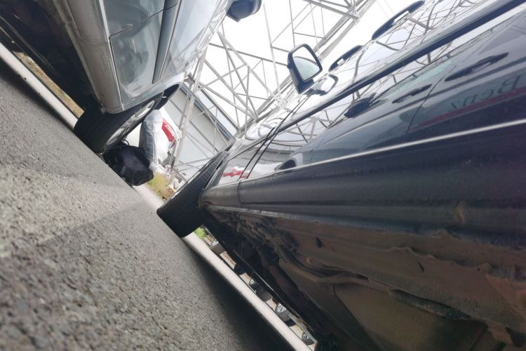 奔驰 唯雅诺 2013款 3.0L 舒适版机舱底盘30