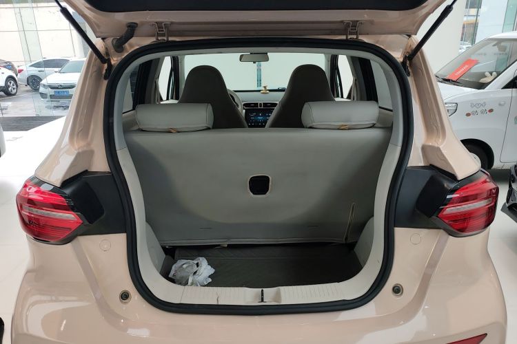 零跑汽车 零跑T03 2023款 403轻享版机舱底盘23