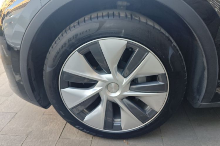 特斯拉 Model Y 2022款 后轮驱动版车身外观6001