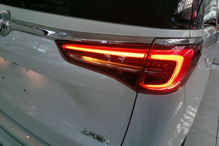 别克GL8 2023款 ES陆尊 尊享型车身外观9