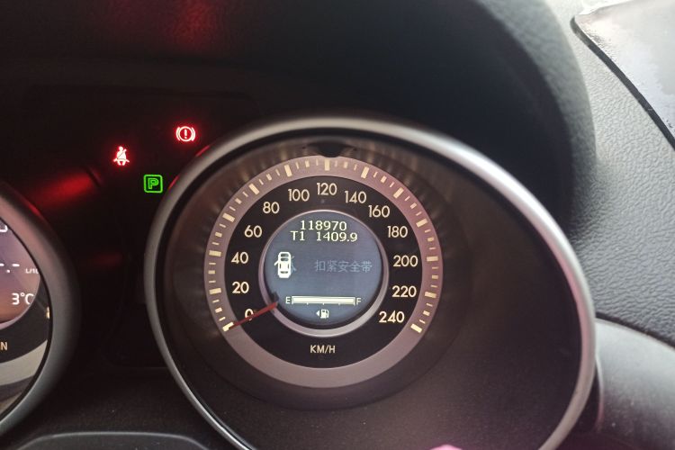 奔腾X80 2015款 2.0L 自动舒适周年纪念型中控内饰15