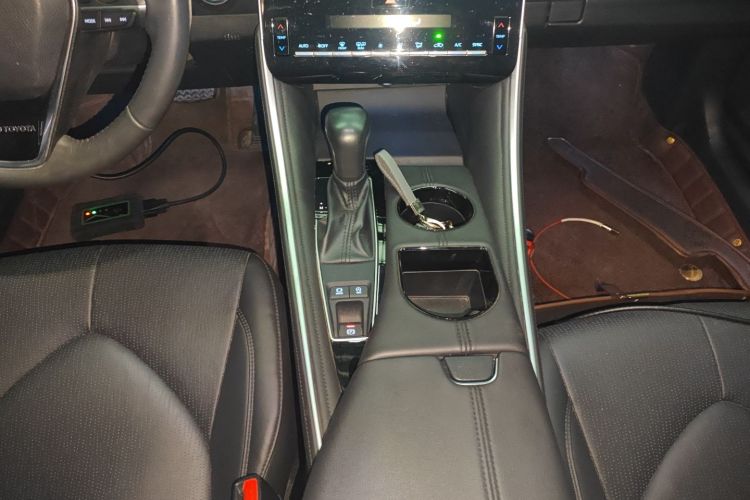 丰田 亚洲龙 2023款 2.0L 臻选版中控内饰18