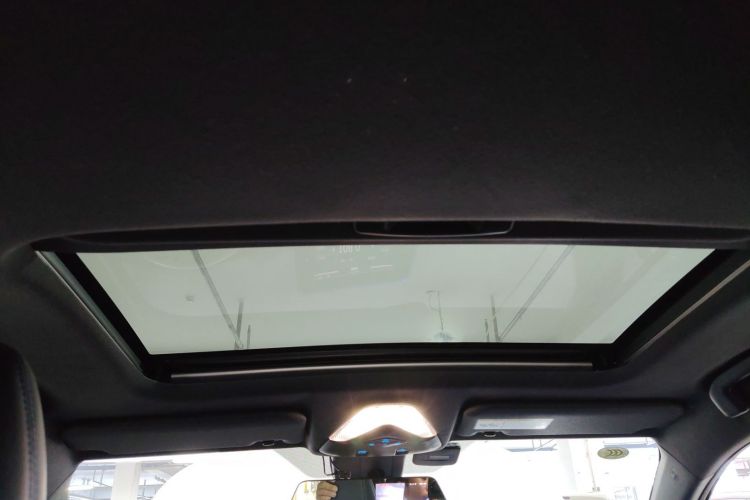 丰田C-HR 2020款 2.0L 领先版中控内饰22