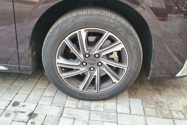 上汽大通MAXUS 大通G90 2022款 2.0T 星际七座版车身外观10