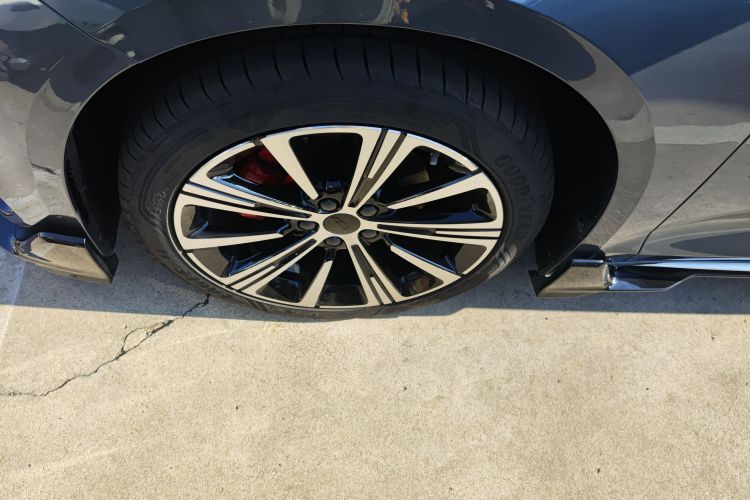 吉利汽车 星瑞 2025款 东方曜 2.0TD 望月版车身外观6007