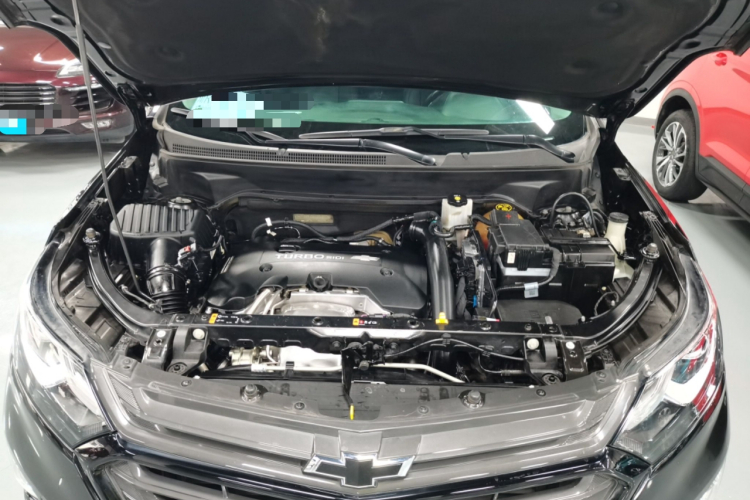 雪佛兰 探界者 2018款 RS 550T 自动四驱捍界版机舱底盘24