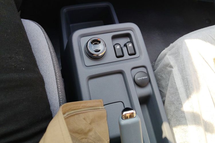 五菱汽车 五菱扬光 2025款 400km 客车版舒适型中控内饰18