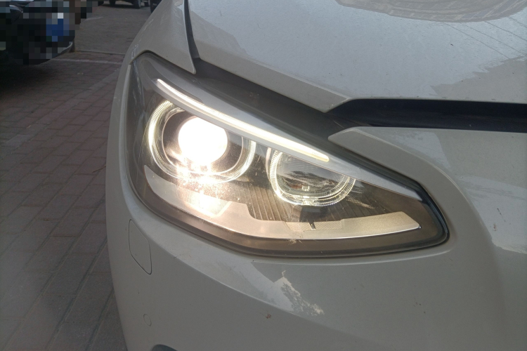 宝马1系(进口) 2013款 改款 M135i 5门版车身外观8