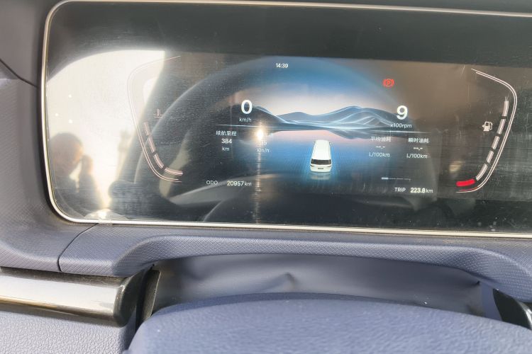 BAW北汽制造 锐胜王牌M7 2025款 2.0L 手动长轴舒适型 6/7座中控内饰15