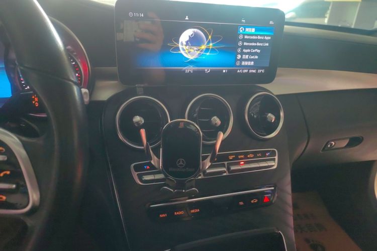 奔驰C级 2019款 C 180 L 时尚型运动版中控内饰16