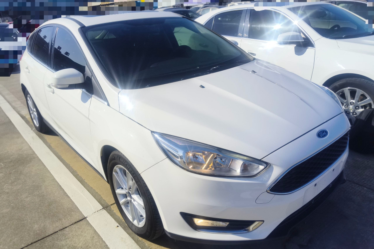 福特 福克斯 2018款 两厢经典 EcoBoost 180 自动精英型车身外观6001