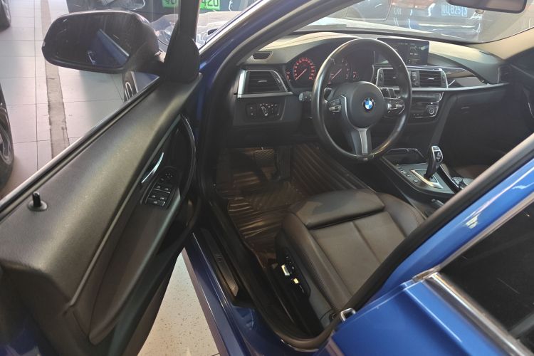 宝马3系 2019款 320Li M运动套装中控内饰7003