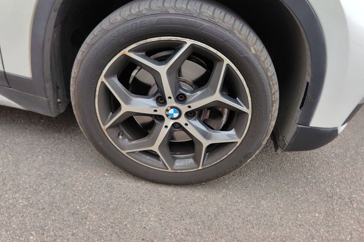 宝马X1 2018款 xDrive20Li 尊享型车身外观6007