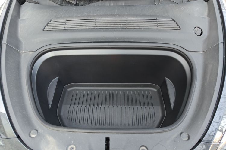 特斯拉 Model Y 2024款 后轮驱动版局部细节24