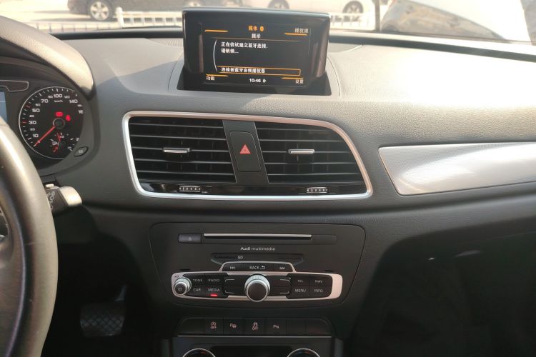 奥迪Q3 2017款 30 TFSI 风尚型中控内饰16