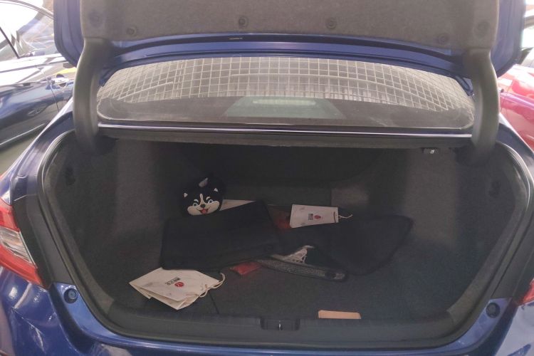 本田 雅阁 2018款 锐·混动 2.0L 锐酷版 国VI机舱底盘23