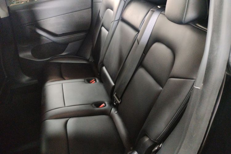 特斯拉 Model Y 2022款 长续航全轮驱动版中控内饰21