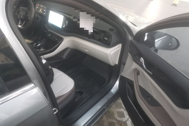 比亚迪 秦PLUS 2023款 冠军版 DM-i 55KM超越型局部细节9005