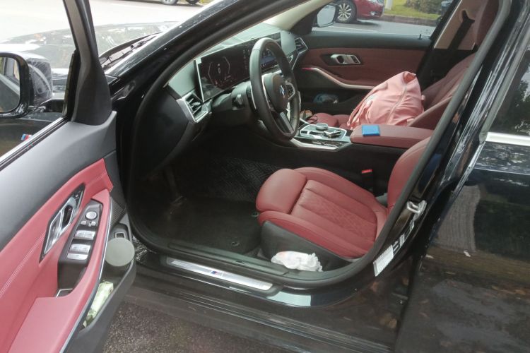 宝马3系 2024款 325Li M运动套装中控内饰20