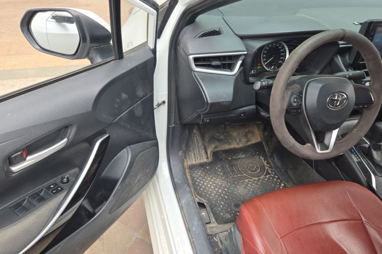 丰田 雷凌 2021款 双擎 1.8H E-CVT进取版中控内饰20