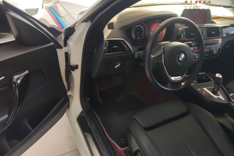 宝马2系(进口) 2018款 220i 敞篷轿跑车 运动设计套装中控内饰20