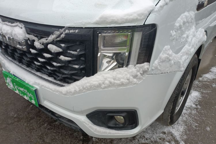 江铃福顺 2022款 2.0T 手动多功能乘用车中轴中高顶6-7座局部细节36