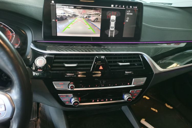 宝马5系 2022款 改款二 525Li M运动套装中控内饰16