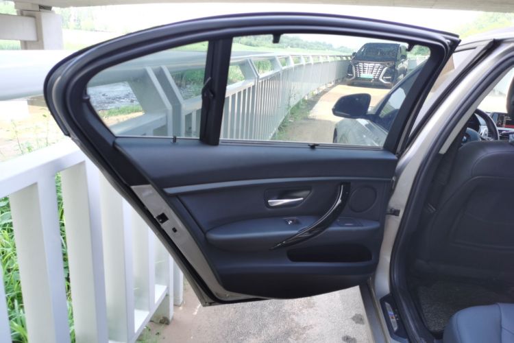 宝马3系 2016款 316Li 时尚型中控内饰7008