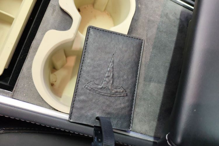 特斯拉 Model Y 2023款 长续航全轮驱动版中控内饰7001