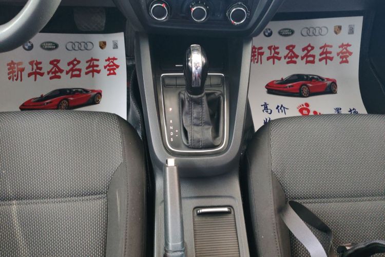 大众 速腾 2015款 1.6L 自动时尚型中控内饰18