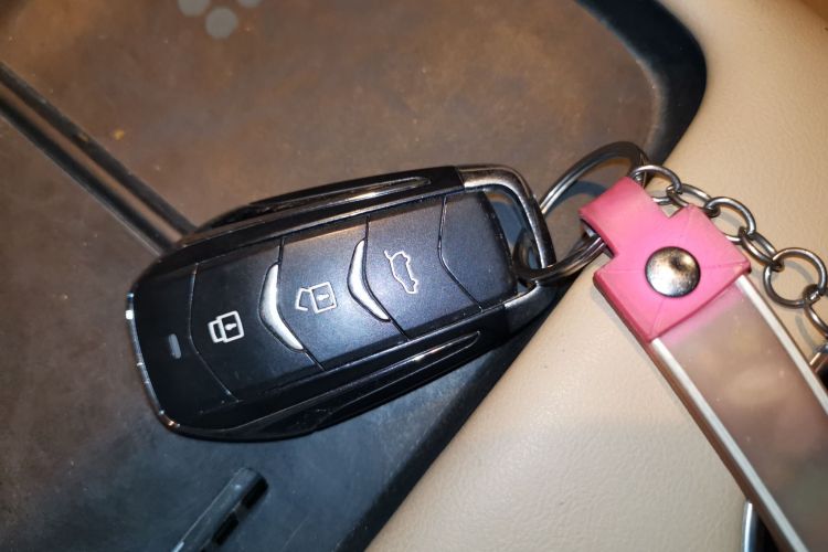 蓝电E5 PLUS 2025款 165km 长续航旅行定制版 7座中控内饰7001