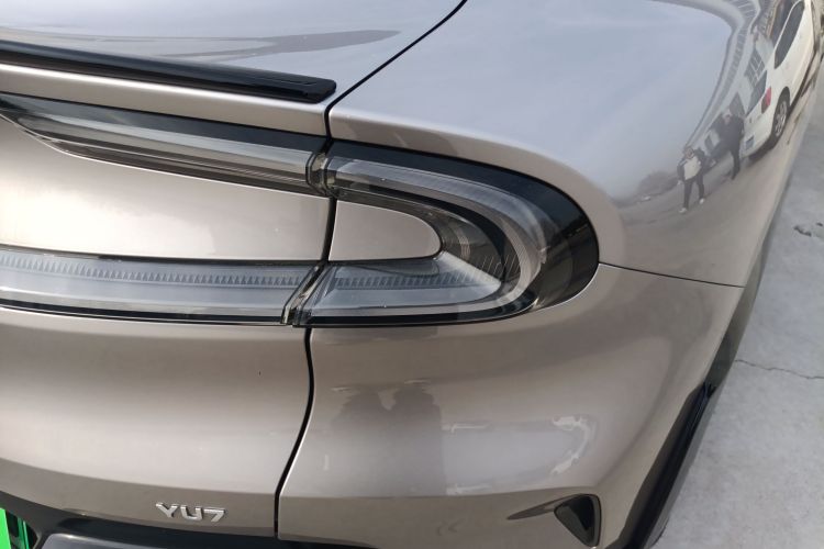 小米汽车 小米YU7 2025款 超长续航后驱版车身外观9